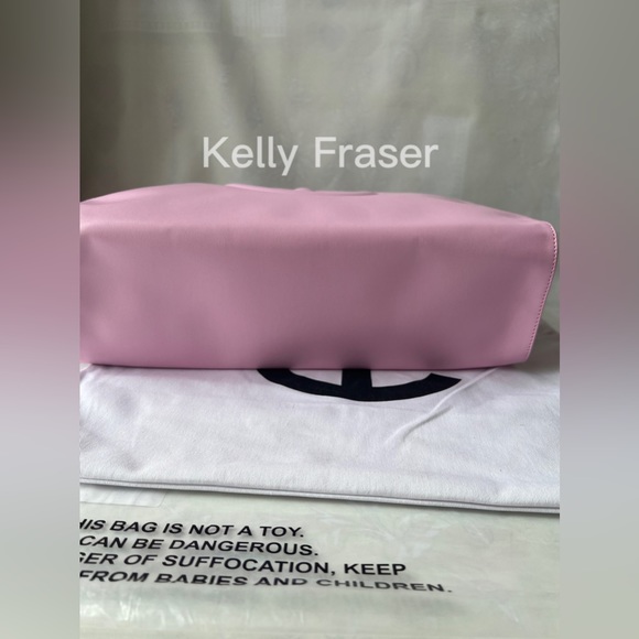 Telfar Medium Bubblegum Shopping Bag - Picture 5 of 10